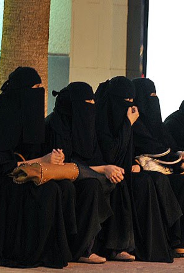 فتاة سعودية ترفع قضية عضل