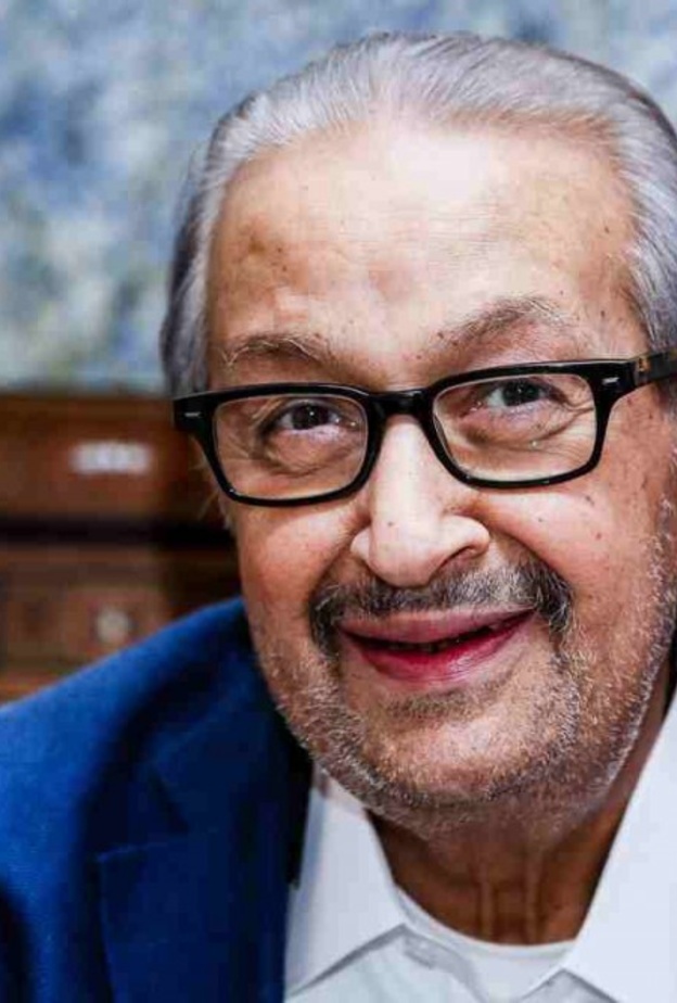 الفنان الراحل نور الشريف