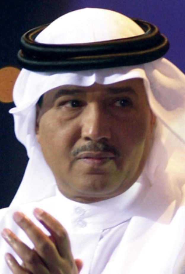 الفنان محمد عبده يتحدث عن علاقته الجيدة بالنجوم