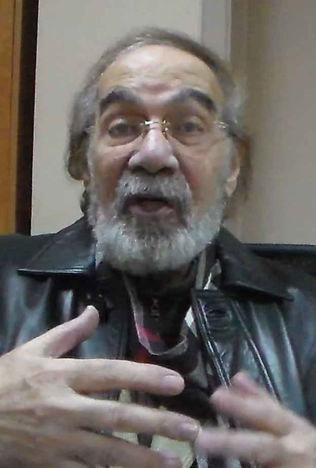 زوجة محمود ياسين تنفي خبر وفاته