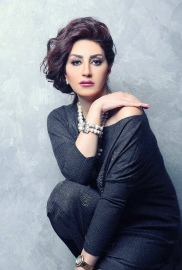 وفاء مع والدتها وايتن وشقيقتهما داليا