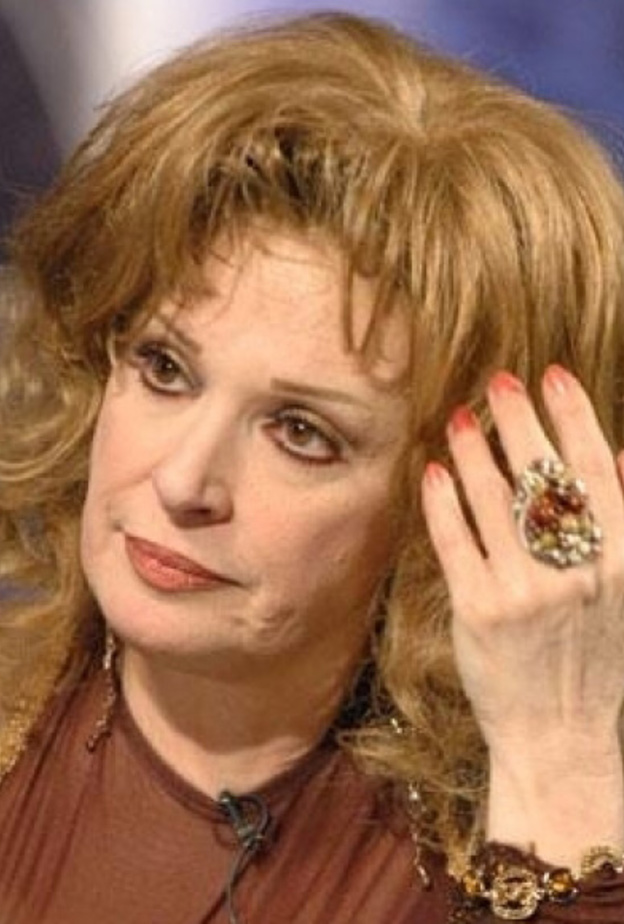 نيللي تشترط على أزواجها الطلاق عند الخيانة