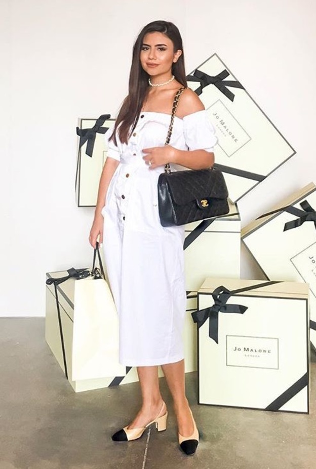 المدونة ديما الاسدي في اطلالة بالابيض الانيق