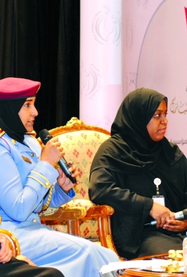 المراة الاماراتية ومسيرة حافلة بالانجازات والابداع
