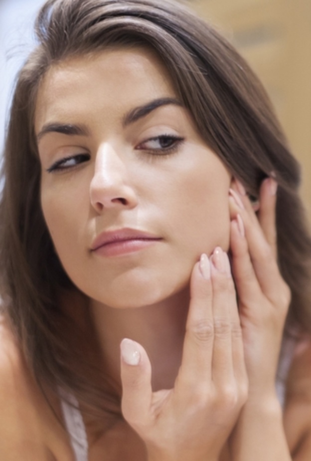 مصادرة مستحضرات التجميل الرديئة من الاسواق