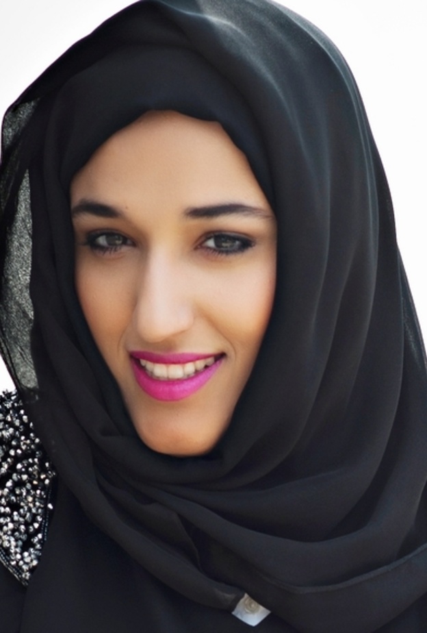 المصممة الإماراتية هند المطوّع