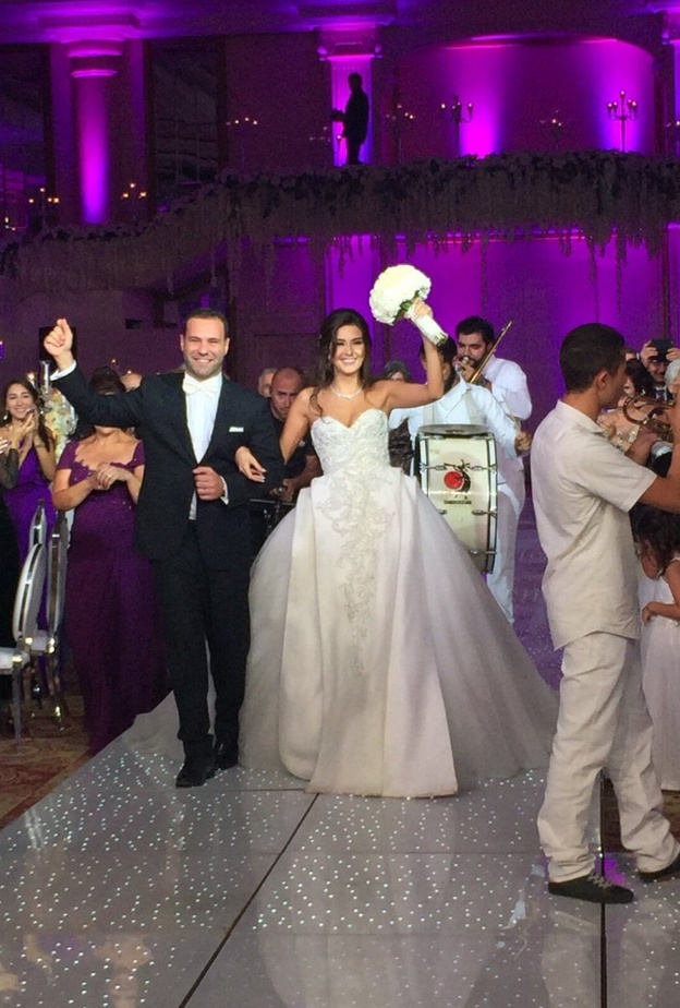 الملكة سالي جريج وعريسها