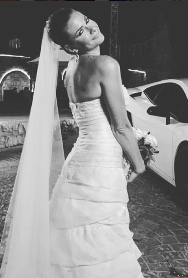 الممثلة باميلا الكيك... عروس