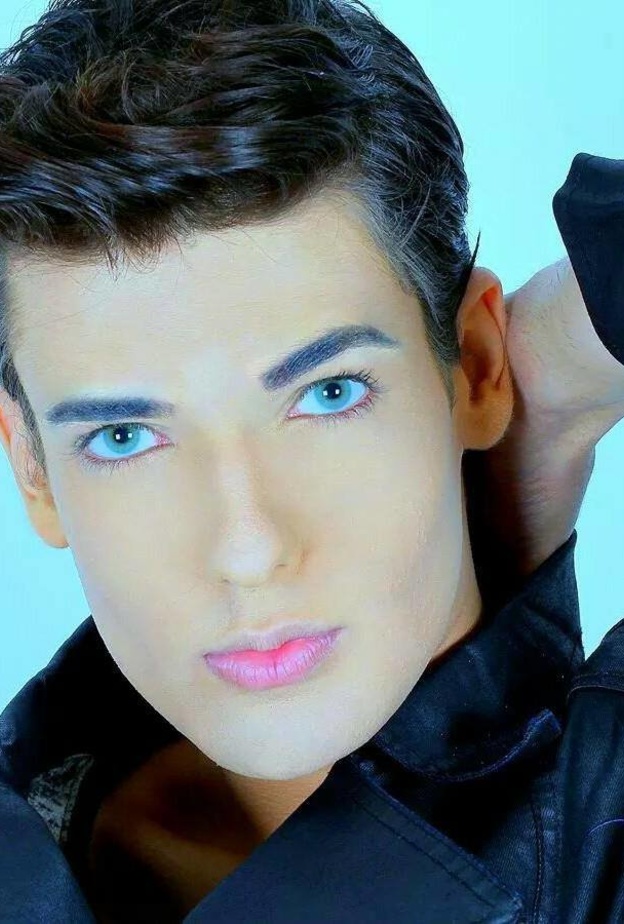 النسخة الادمية من دمية كين يخضع لجراحة تجميل جديدة