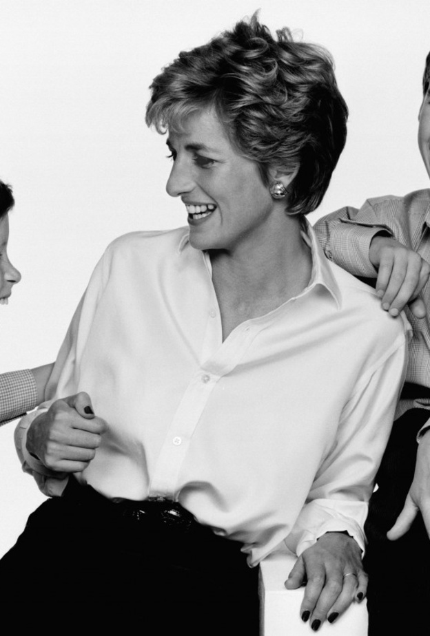 اميره القلوب تتوسط والديها الامير هاري ووليام Prince William