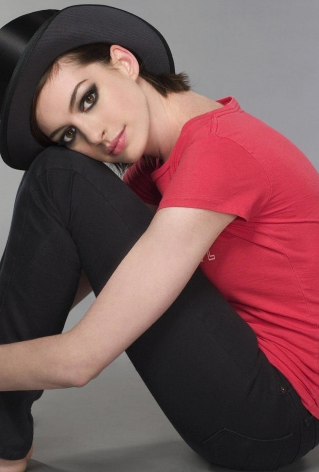 ان هاثاواي ANNE HATHAWAY