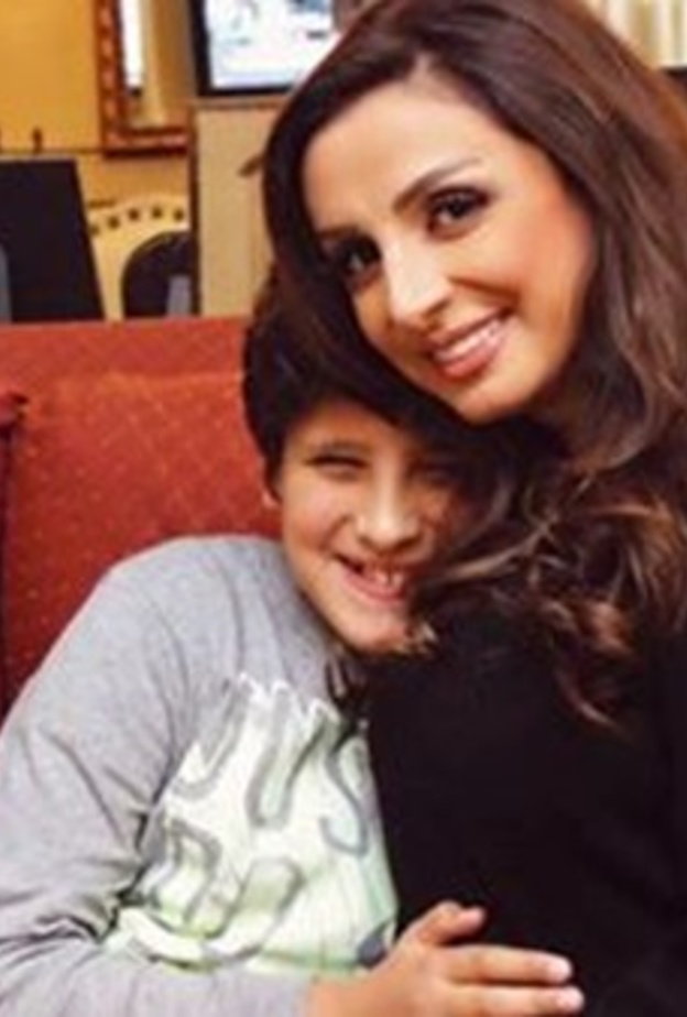 انغام وابنها عبد الرحمن