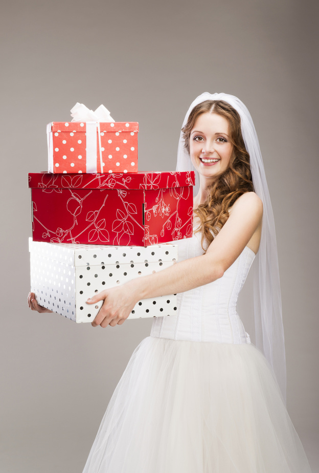 اي هدية تتلقاها العروس من محيطها ستُفرحها بالتأكيد