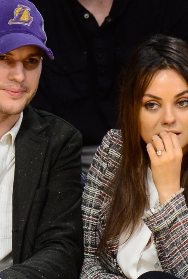 اين تخفي ميلا كونيس خاتم خطبتها ؟