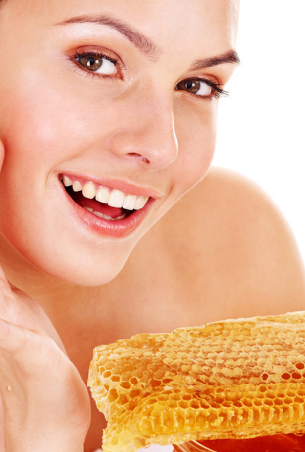  العسل يجدد خلايا بشرتك