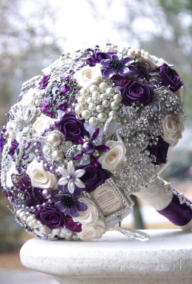 باقة عروس بنفسجية مع الكريستال