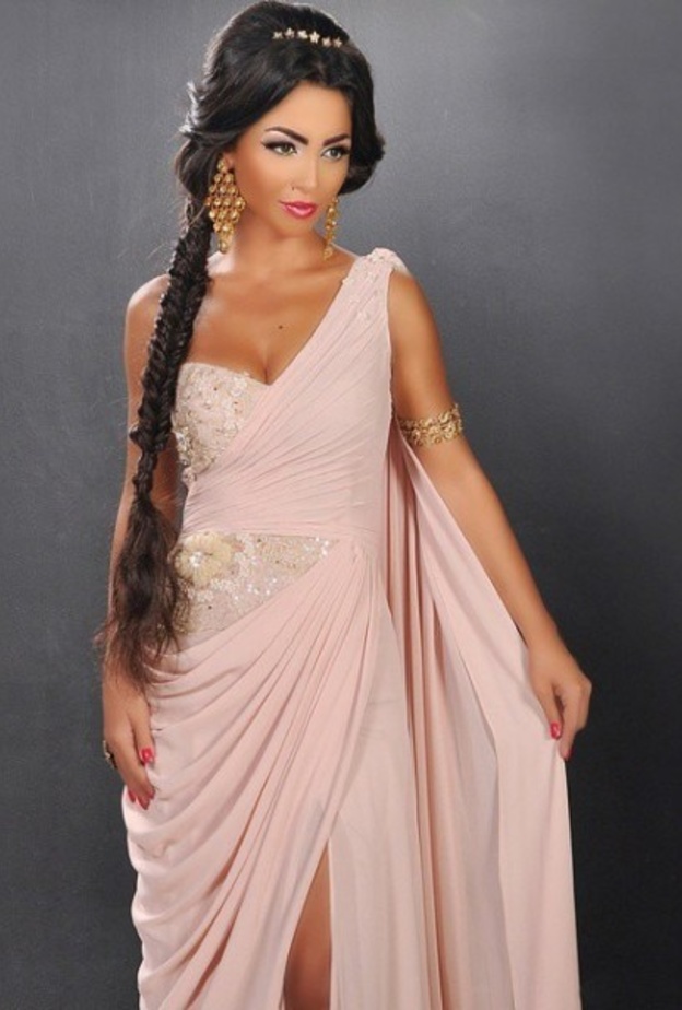 دوللى شاهين