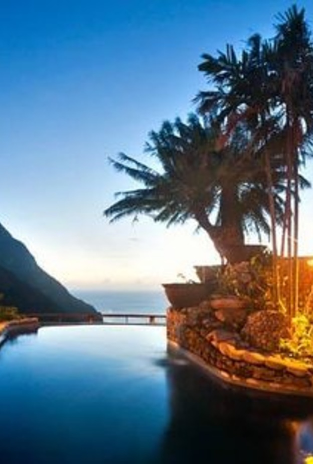 بركة السباحة في منتجع لاديرا