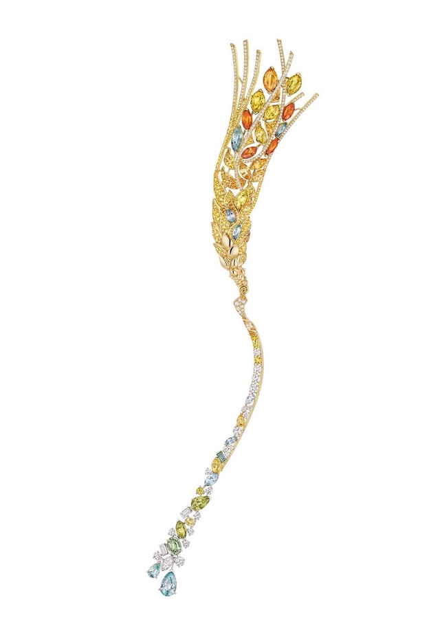 بروش من شانيل