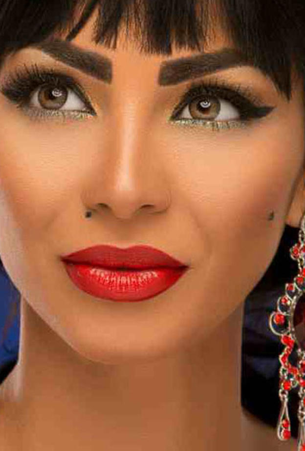  دوللى شاهين ترضخ لضغط تويتر وتعتذر