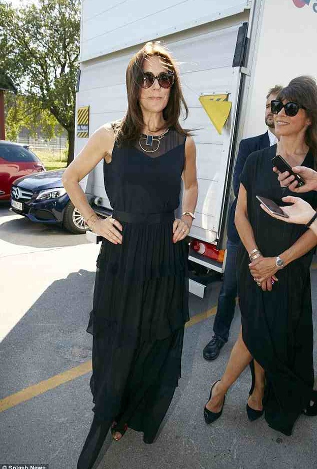 بساطة الأميرة ماري خطفت الأنظار