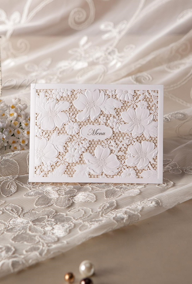 دعوات افراح مزينة باللؤلؤ