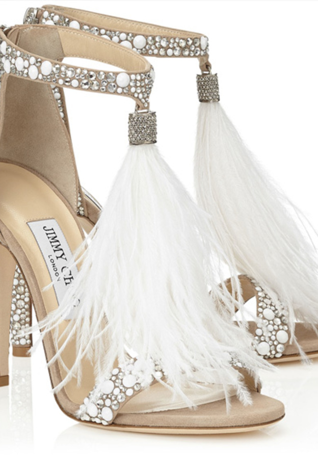 نافسي "سندريلا" يوم زفافك باختيارك حذاء من "جيمي تشو"