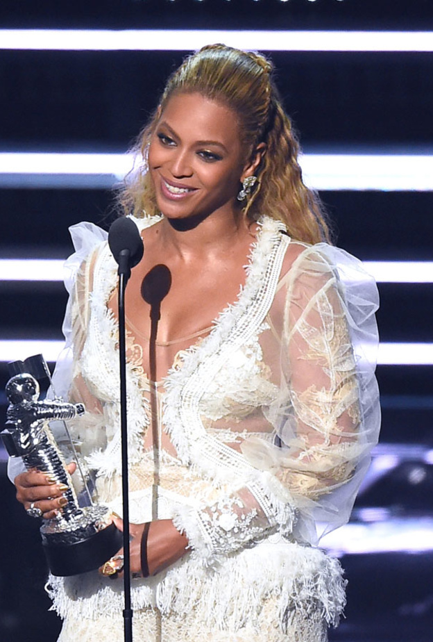 بيونسيه BEYONCE