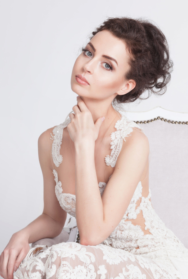 تألقي ببشرتك النضرة في يوم زفافك باستخدام قناع الزبادي والعسل