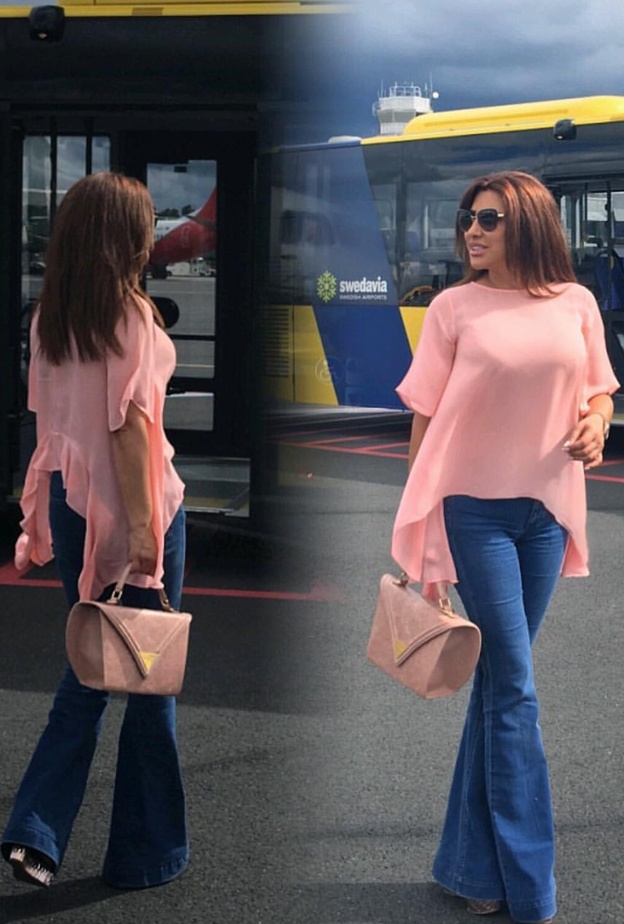 تالقت نجوى كرم بموضة الجينز هذا العام 