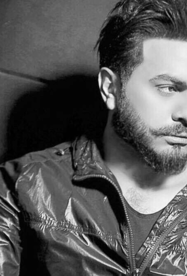 تامر حسني وشهادة تقدير من النادي الاهلي