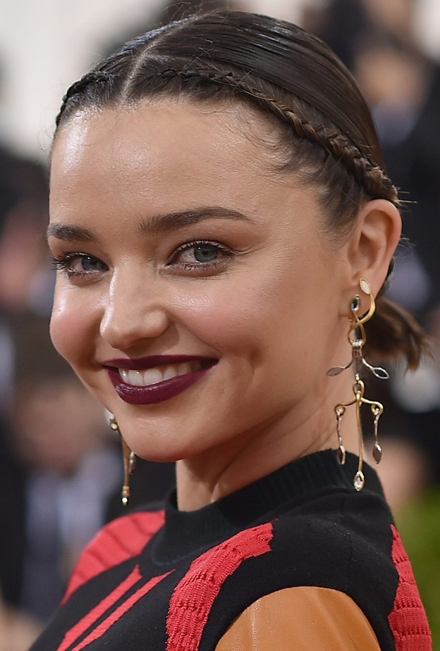 تبييض الاسنان البارزة مع ميراندا كير Miranda Kerr  