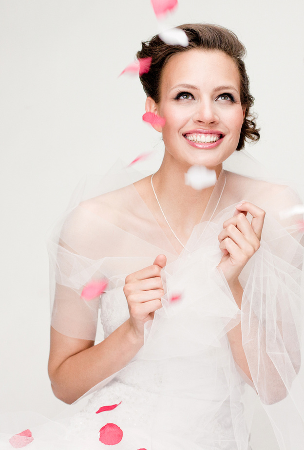 تخلصي من تشققات الجلد قبل موعد الزفاف