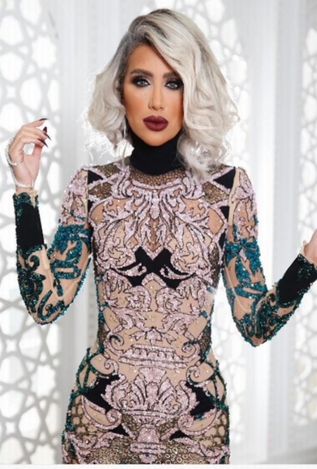 تسريحات جديدة مع الشعر الكاري من مايا دياب