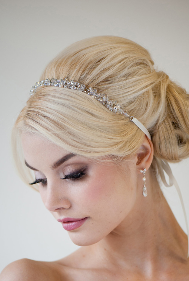 تسريحات شعر خاصة بالعروس يوم الزفاف