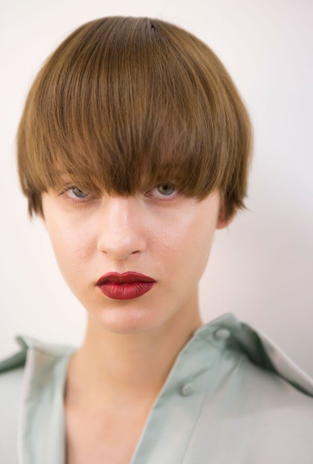 تسريحات شعر شبابية مع عارضات Sharon Wauchob