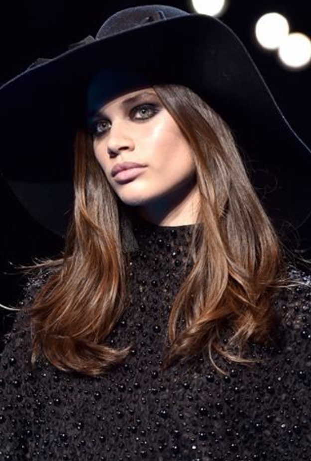 تسريحات شعر مع القصات الطويلة