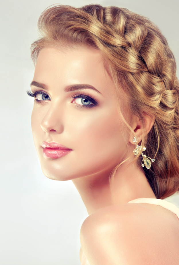 تسريحة أنيقة للشعر الخفيف