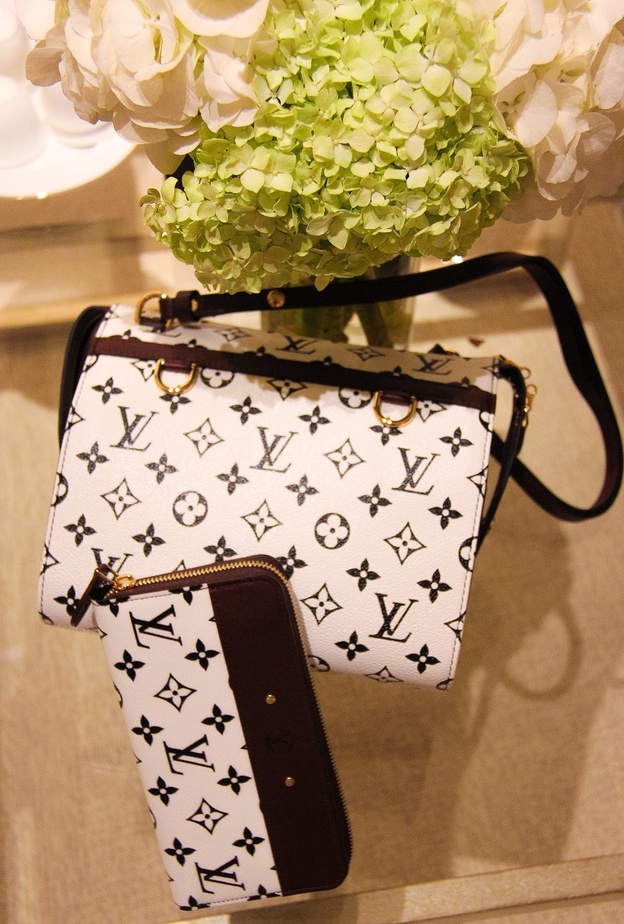 مجموعة حقائب لويس فيتون الجديدة في سنتريا مول 