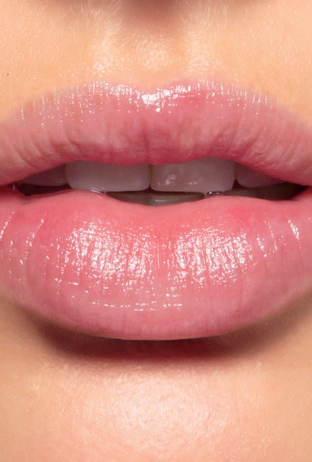 تمتعي بشفاه ناعمة بتطبيق بعض المواد الطبيعية