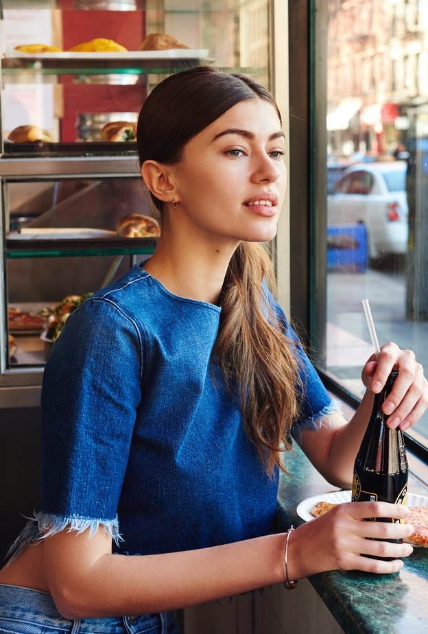 تناول الطعام بمفردك أمر محبطا للغاية