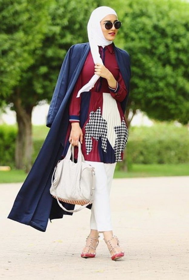 لوك عصري مستوحى من السبعينيات نسقته سحر فؤاد