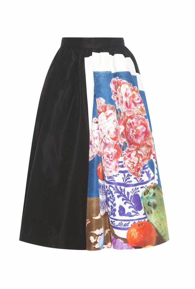 تنورة ميدي عصرية من برادا Prada