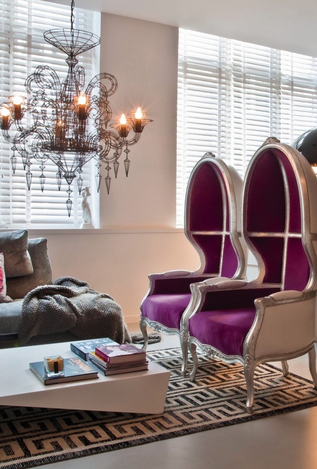 ثنائي من الكراسي ذات الطراز الملكي من المخمل البنفسجي