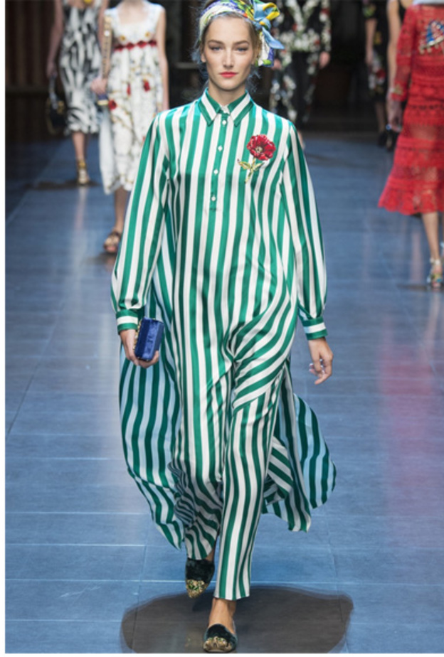 ثوب مخطط من دولتشي اند غابانا