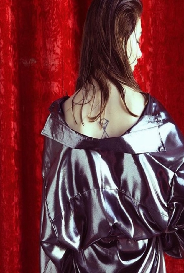 جرأة في اللّون وفي اللقصّة 