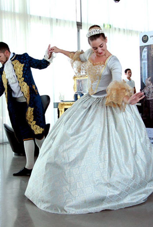 جسّد هذا الحدث التناقض المثالي ما بين الروائح الحديثة وإلهام العطّار الكلاسيكي