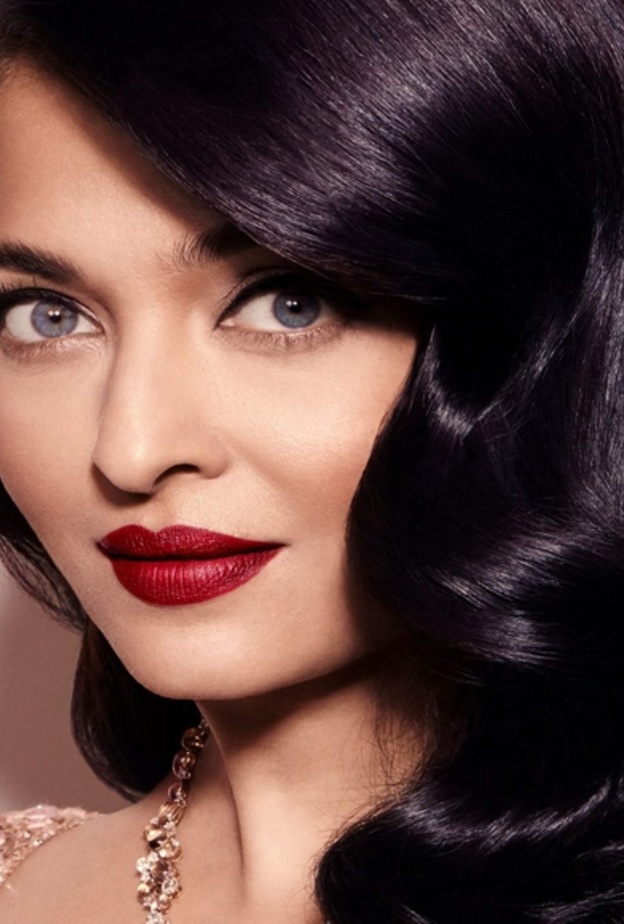 مكياج ناعم و كلاسيكي سر جمال النجمة اشواريا راي 