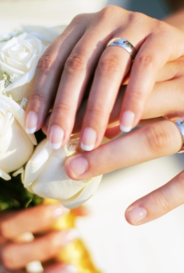 جمال ونعومة يد العروس من أهم أهم الأمور في إطلالة العروس الجمالية