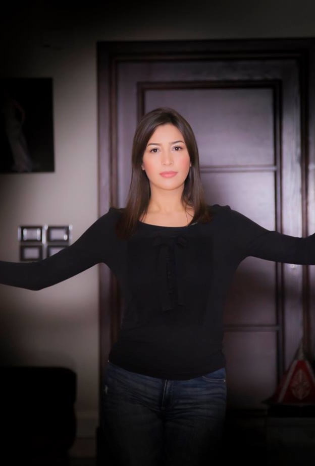 جنات تظره مع شقيقها